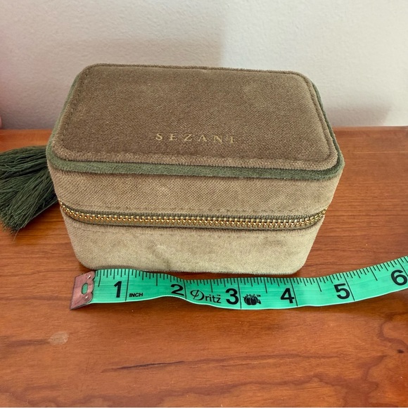 Sezane Green Cotton Velvet Jewelry Case - Picture 8 of 9